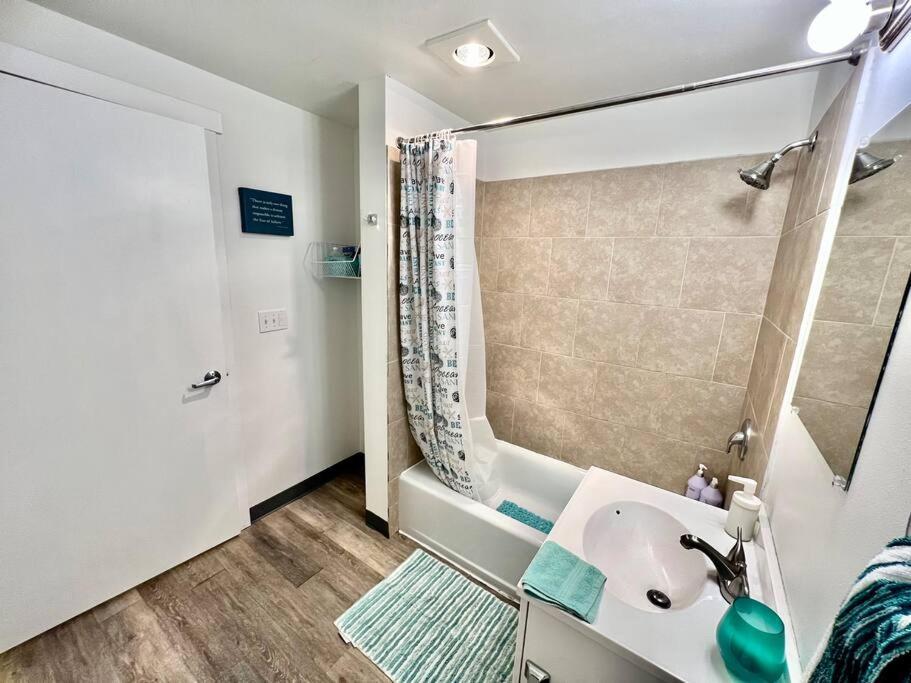 Private Room With Shared Bathroom On The 1St Floor 10 Minutes Walk To University Of Washington Seattle Extérieur photo